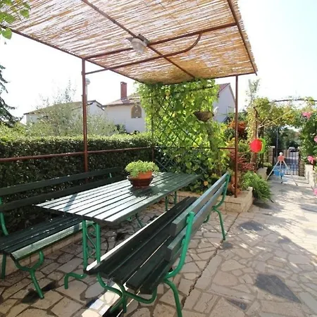 Apartament In Mit Schoner Terrasse