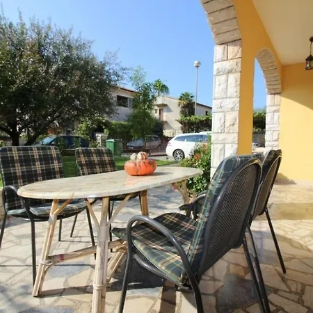 In Mit Schoner Terrasse * פורץ