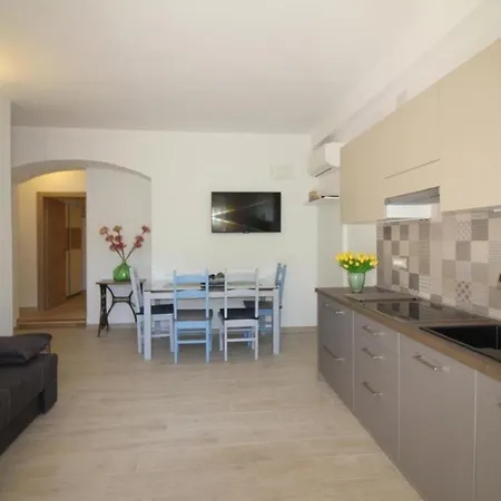 דירה In Mit Schoner Terrasse פורץ