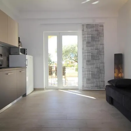 In Mit Schoner Terrasse דירה פורץ